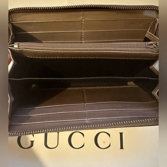 Gucci Metallic Microguccissima Zip Around Heart Wallet Pink - Picture 11 of 13